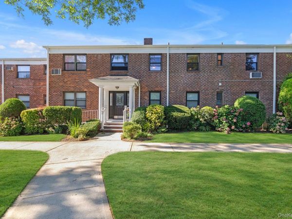 1197 E broadway, Unit K24, Hewlett, NY 11557