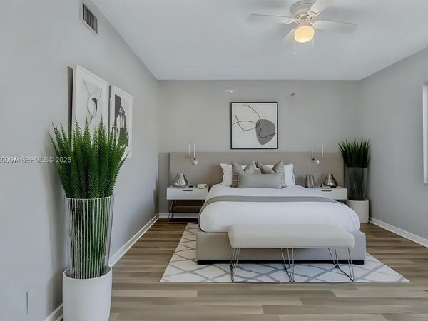 94 Pleasant Hill Ln, Tamarac, FL 33319