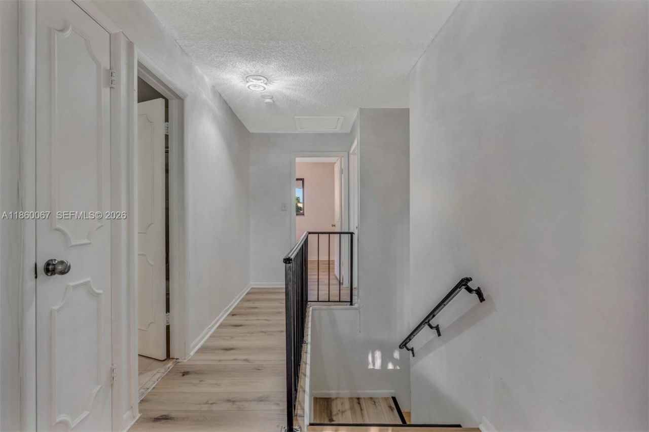 94 Pleasant Hill Ln, Tamarac, FL 33319 Photo