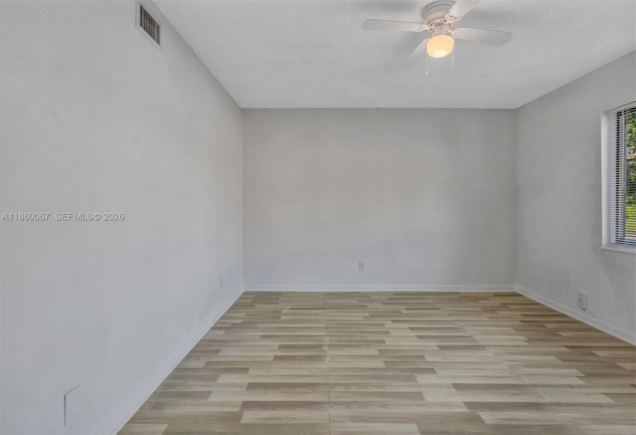 94 Pleasant Hill Ln, Tamarac, FL 33319 Photo