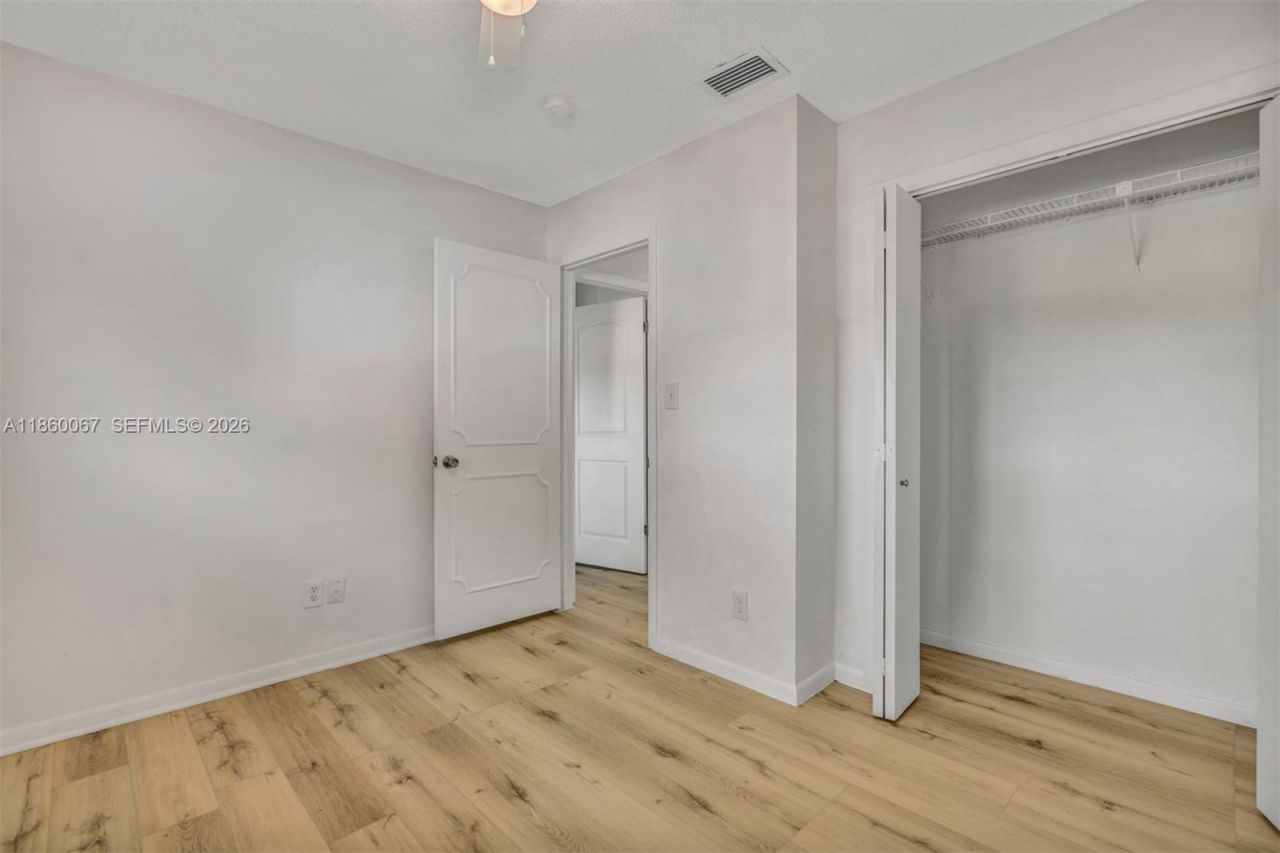 94 Pleasant Hill Ln, Tamarac, FL 33319 Photo