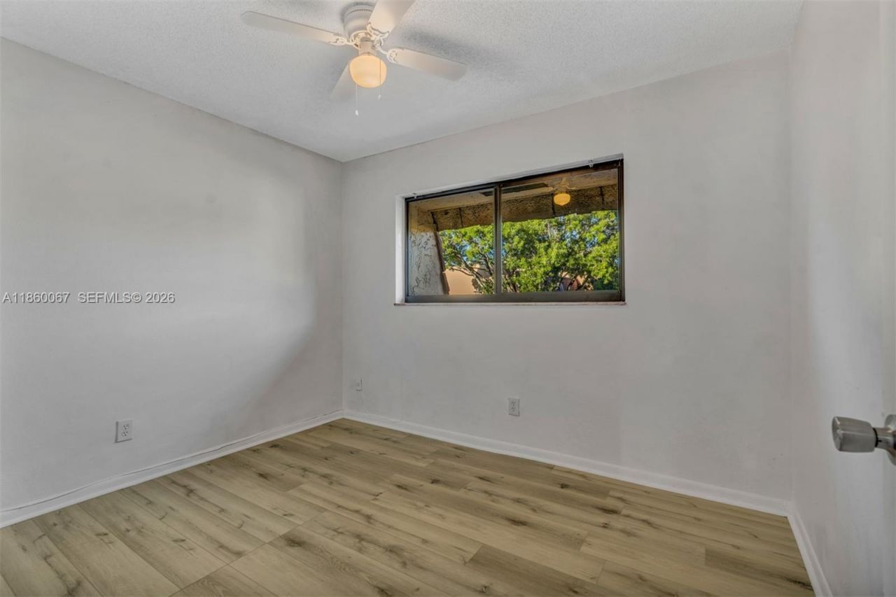 94 Pleasant Hill Ln, Tamarac, FL 33319 Photo