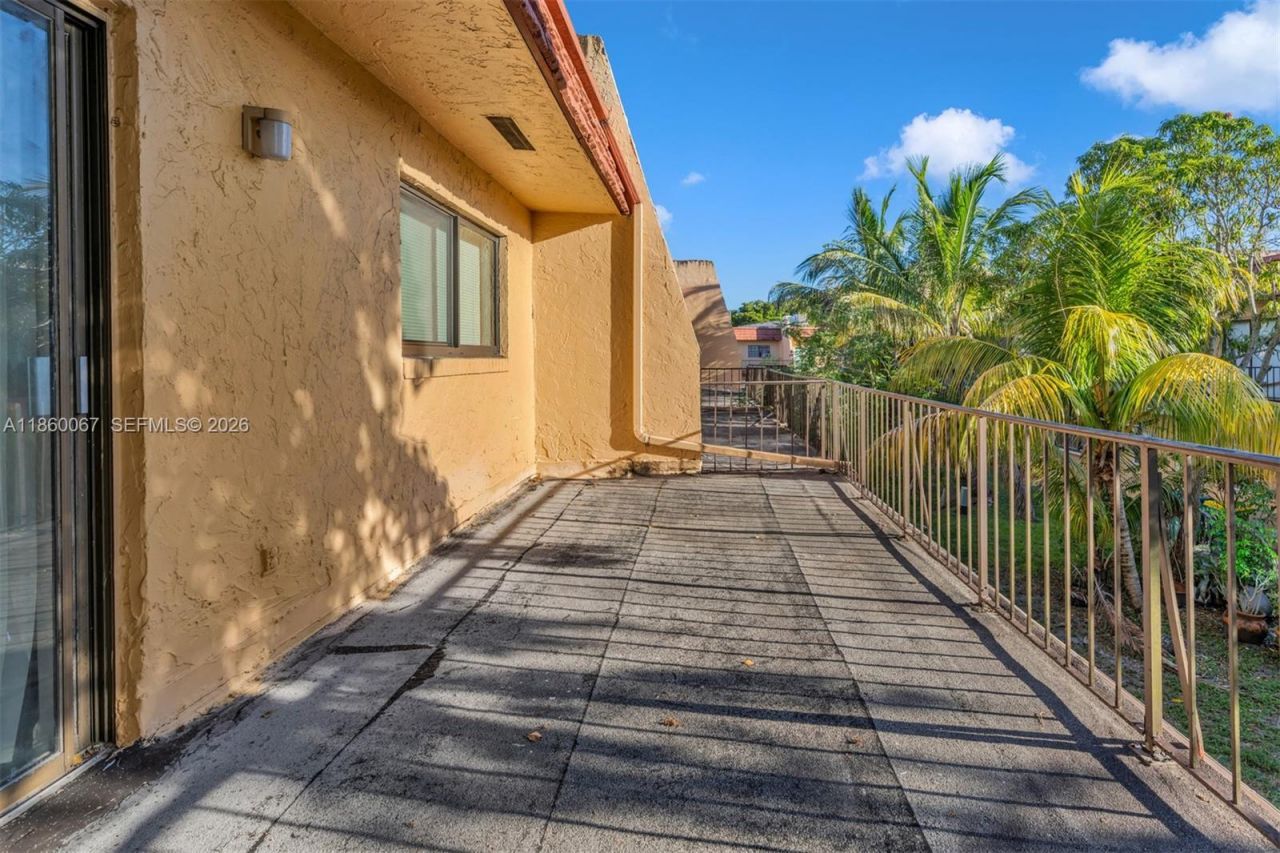 94 Pleasant Hill Ln, Tamarac, FL 33319 Photo