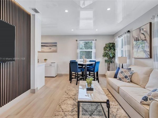 1390 NE 150th St, Miami, FL 33161