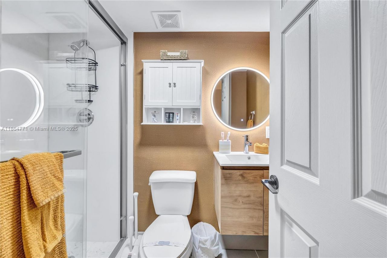 1390 NE 150th St, Miami, FL 33161 Photo