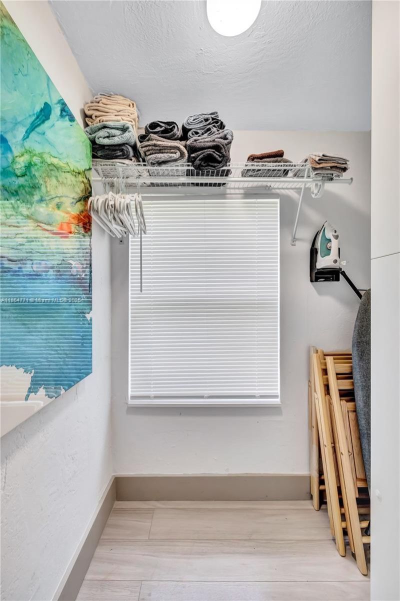 1390 NE 150th St, Miami, FL 33161 Photo