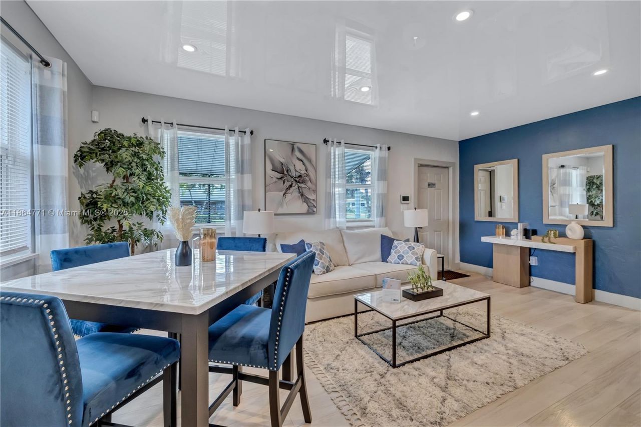 1390 NE 150th St, Miami, FL 33161 Photo