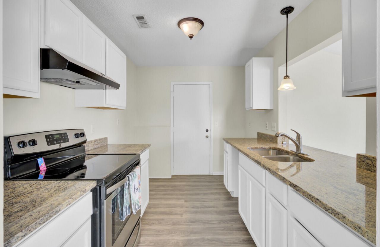 5125 Westview Street Photo 10