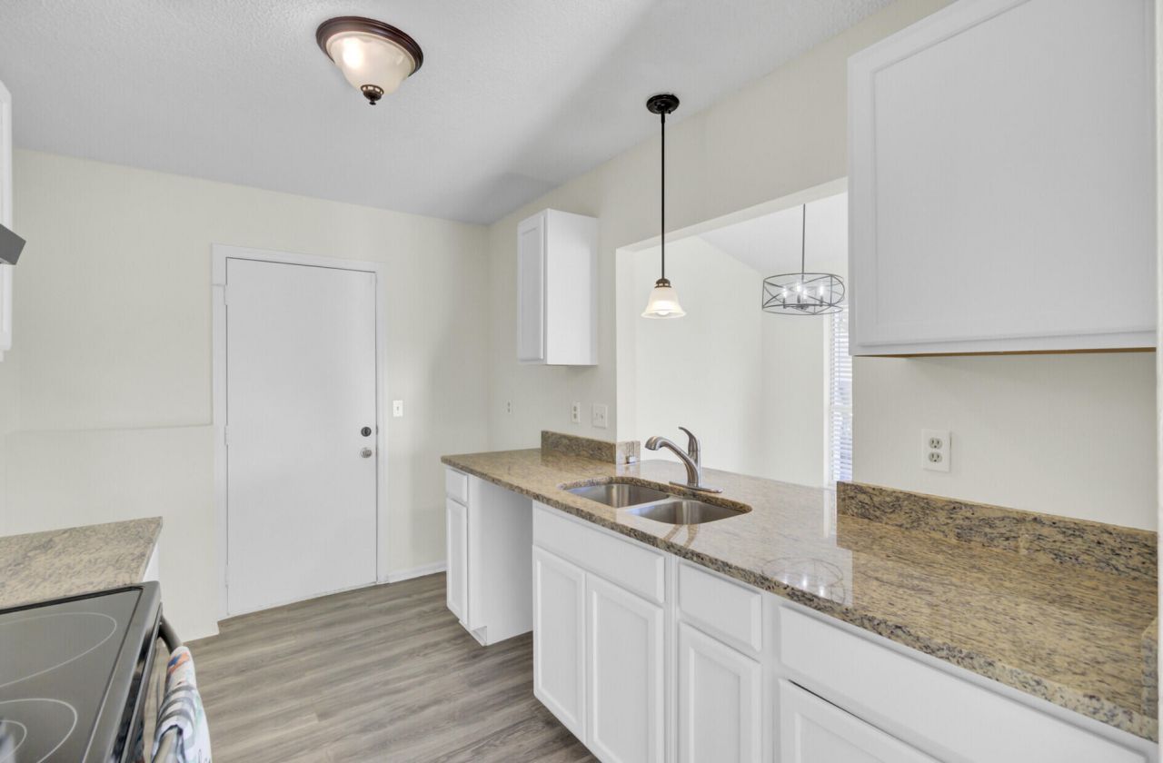 5125 Westview Street Photo 11