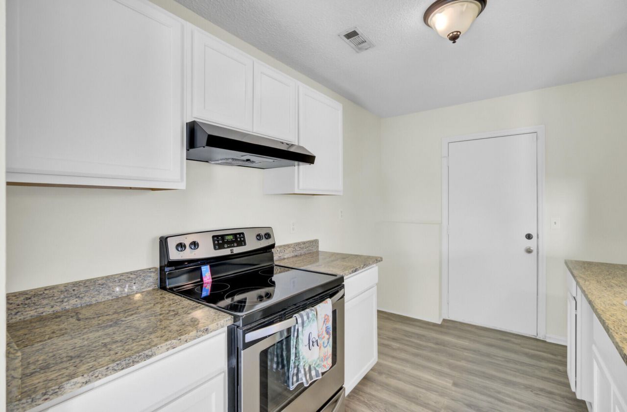 5125 Westview Street Photo 12