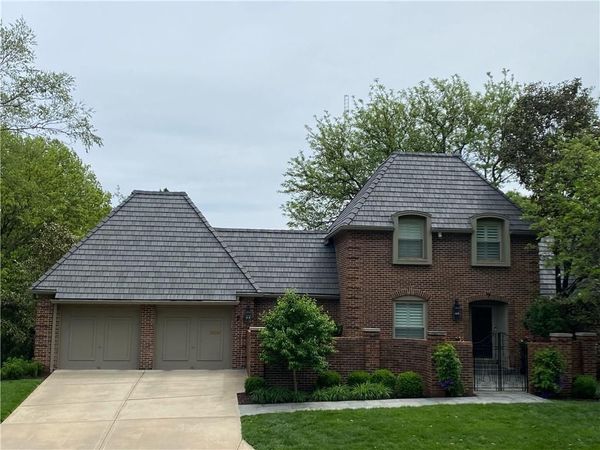 7 Le Mans Court, Prairie Village, KS 66208