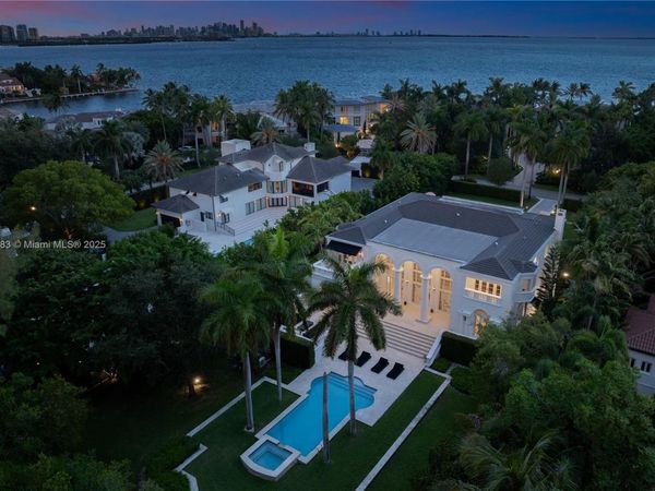 26 Tahiti Beach Island Rd, Coral Gables, FL 33143