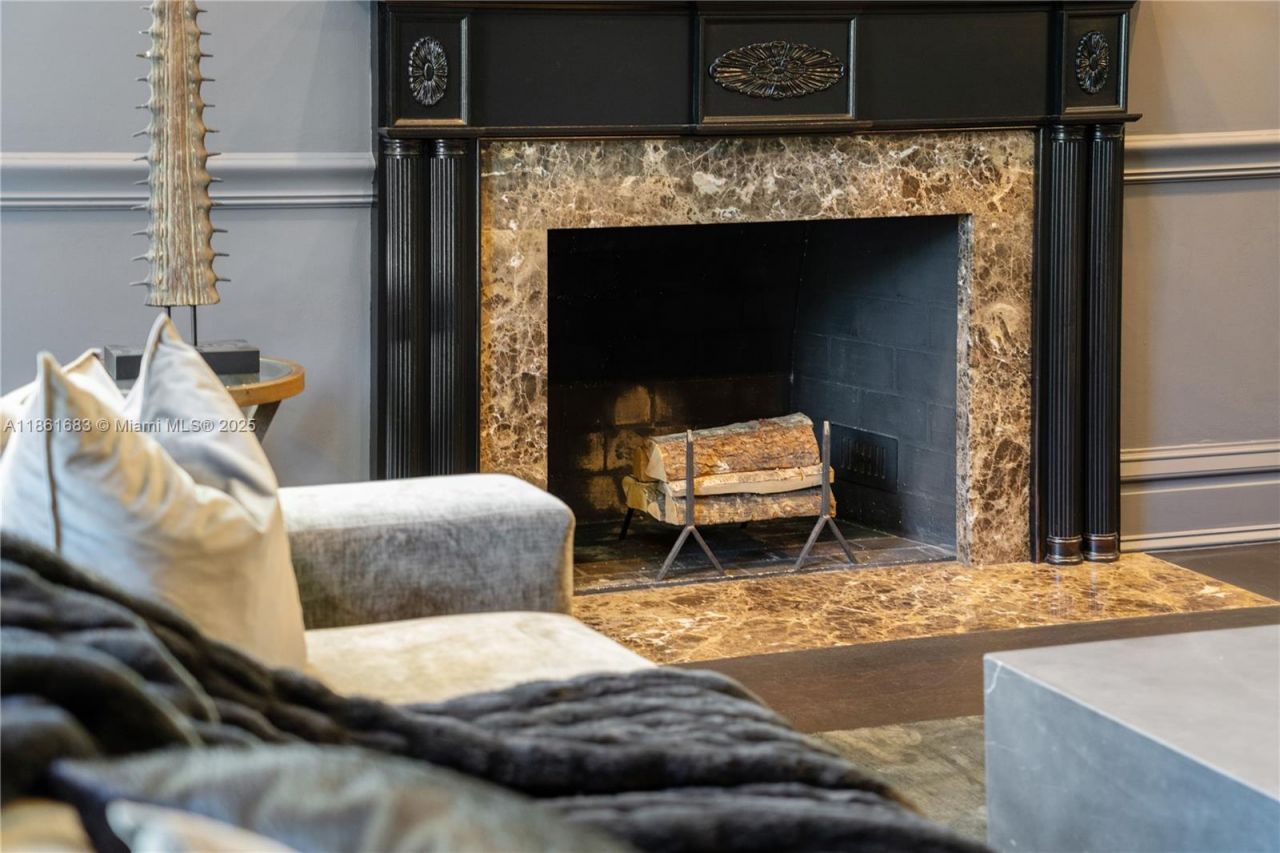 26 Tahiti Beach Island Rd, Coral Gables, FL 33143 Photo