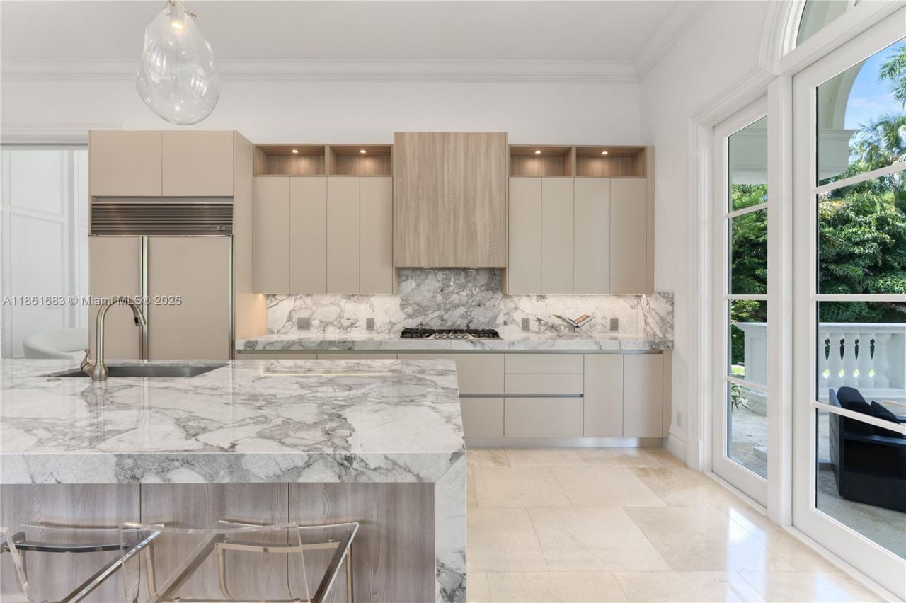 26 Tahiti Beach Island Rd, Coral Gables, FL 33143 Photo