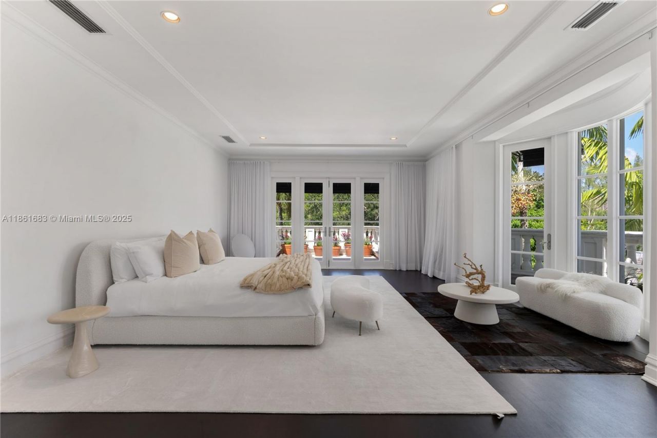 26 Tahiti Beach Island Rd, Coral Gables, FL 33143 Photo