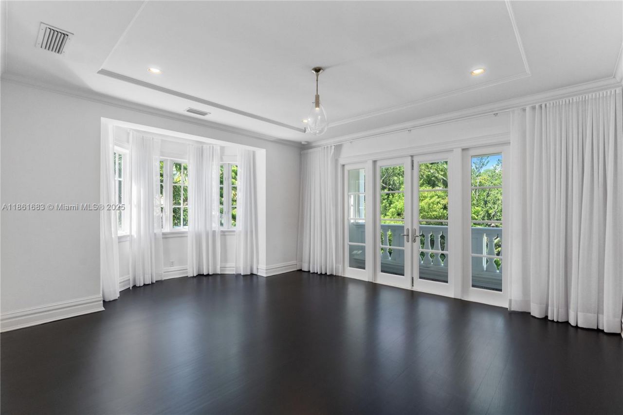 26 Tahiti Beach Island Rd, Coral Gables, FL 33143 Photo