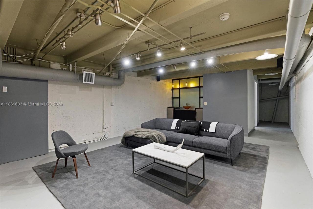 26 Tahiti Beach Island Rd, Coral Gables, FL 33143 Photo