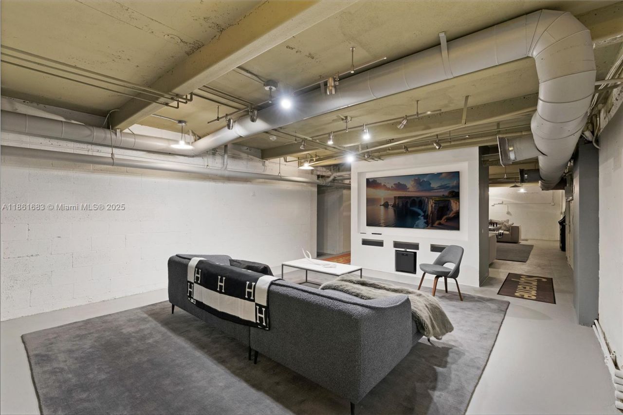 26 Tahiti Beach Island Rd, Coral Gables, FL 33143 Photo