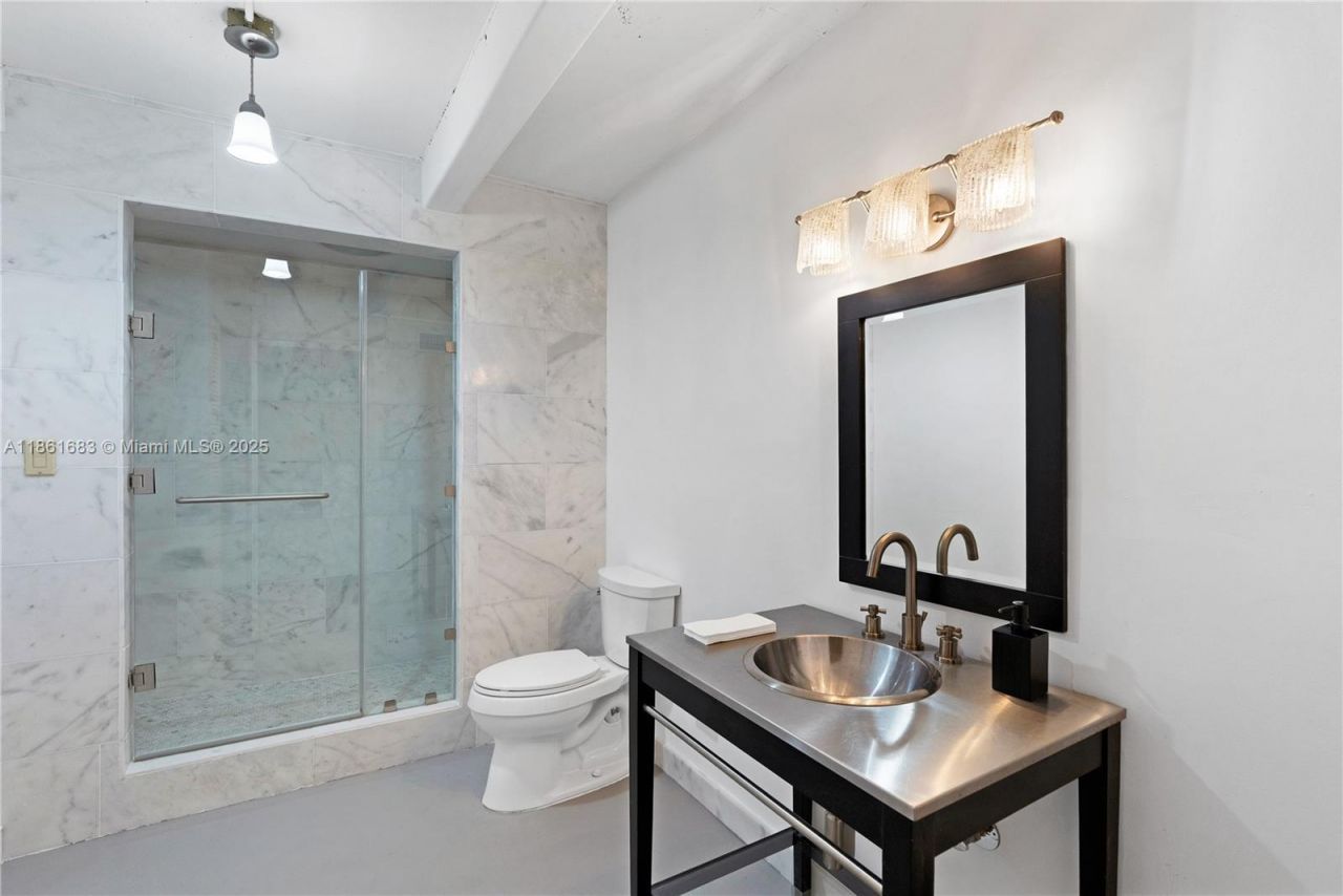 26 Tahiti Beach Island Rd, Coral Gables, FL 33143 Photo