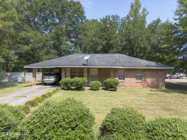 209 11th Street, Mount Olive, MS 39119