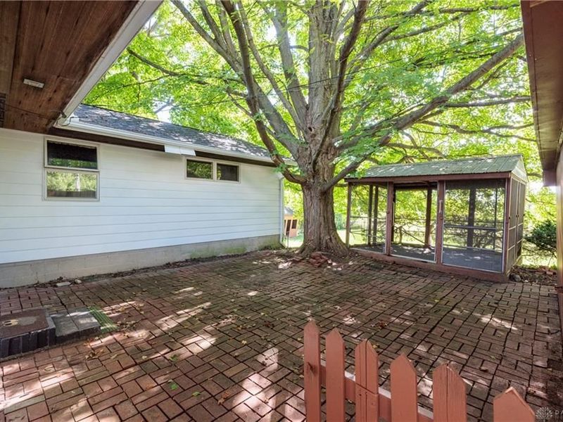 1302 Shawnee Drive, Yellow Springs, OH 45387 Photo 4