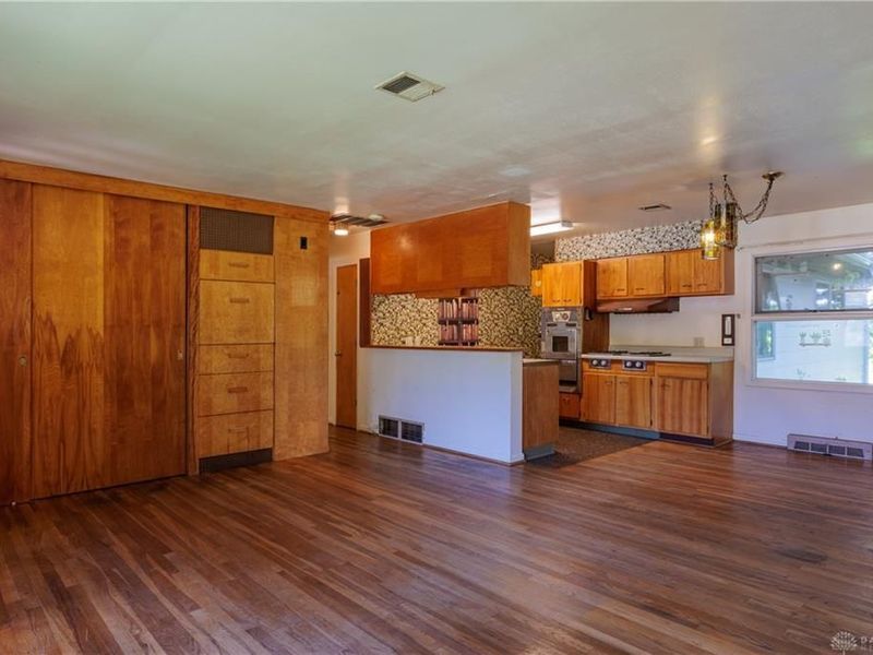 1302 Shawnee Drive, Yellow Springs, OH 45387 Photo 6