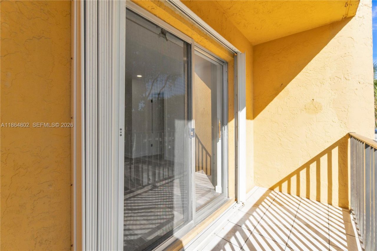 4709 NW 7th St, Unit 204-9, Miami, FL 33126 Photo