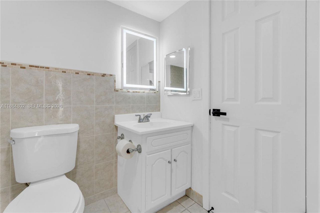 4709 NW 7th St, Unit 204-9, Miami, FL 33126 Photo