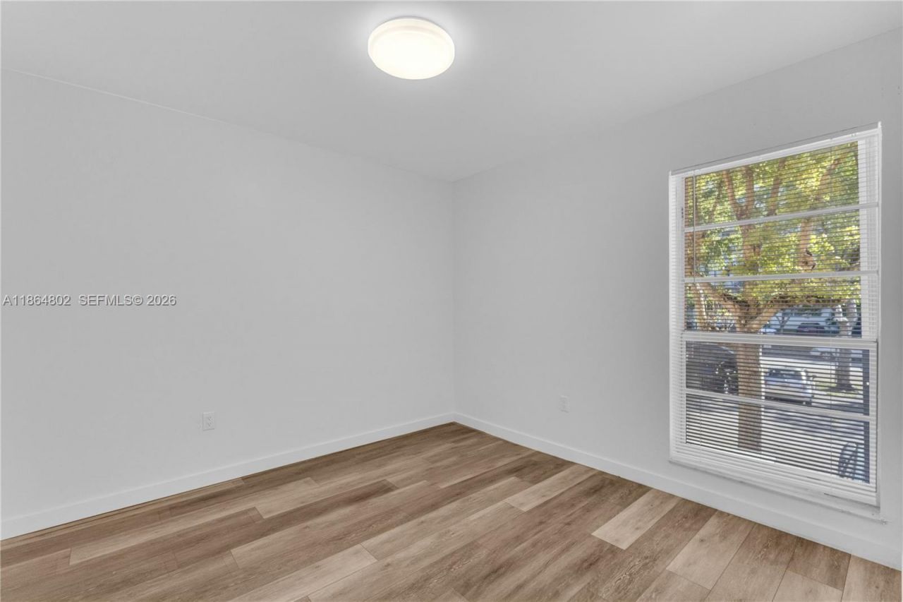 4709 NW 7th St, Unit 204-9, Miami, FL 33126 Photo