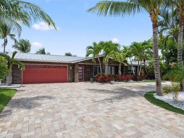 2761 NE 57th Court, Fort Lauderdale, FL 33308