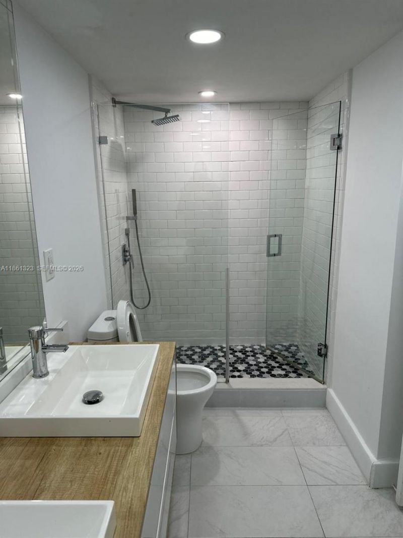 5600 Collins Ave, Unit 11W, Miami Beach, FL 33140 Photo