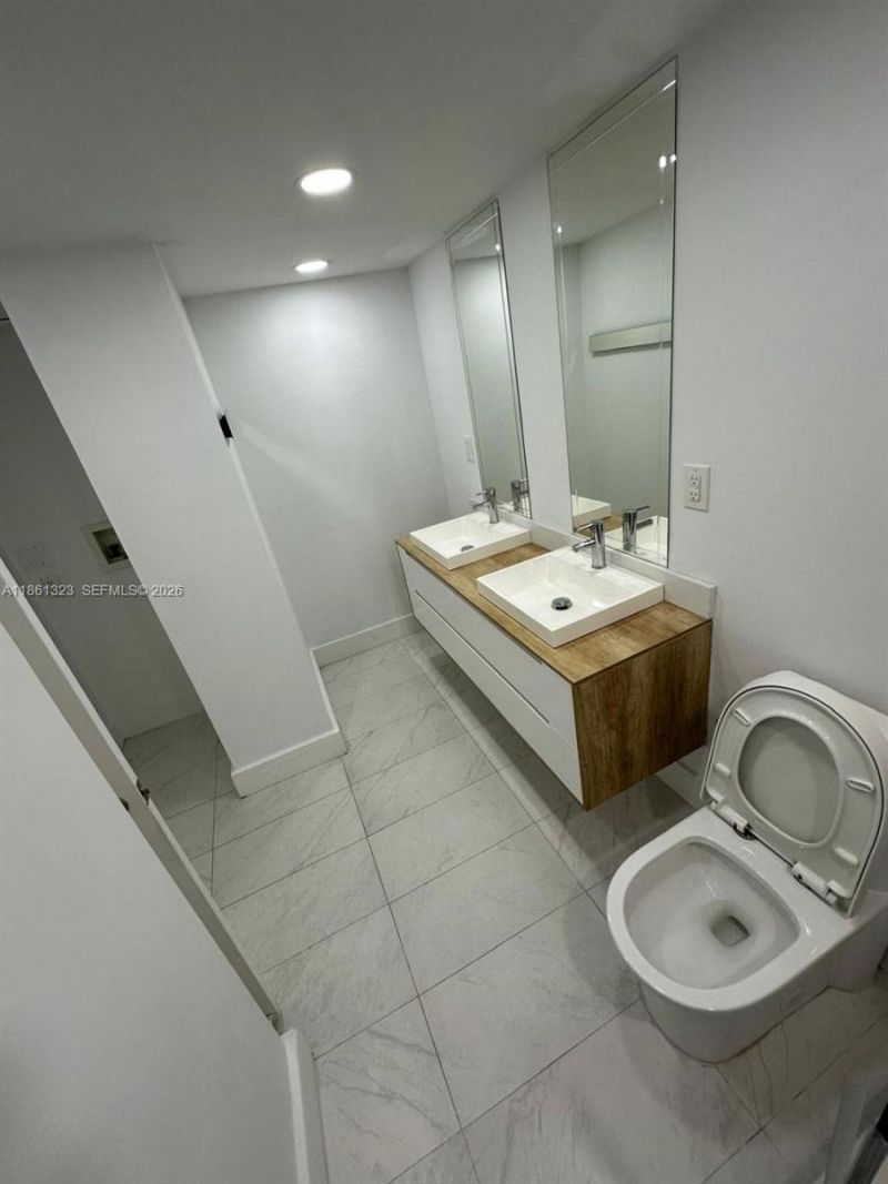 5600 Collins Ave, Unit 11W, Miami Beach, FL 33140 Photo