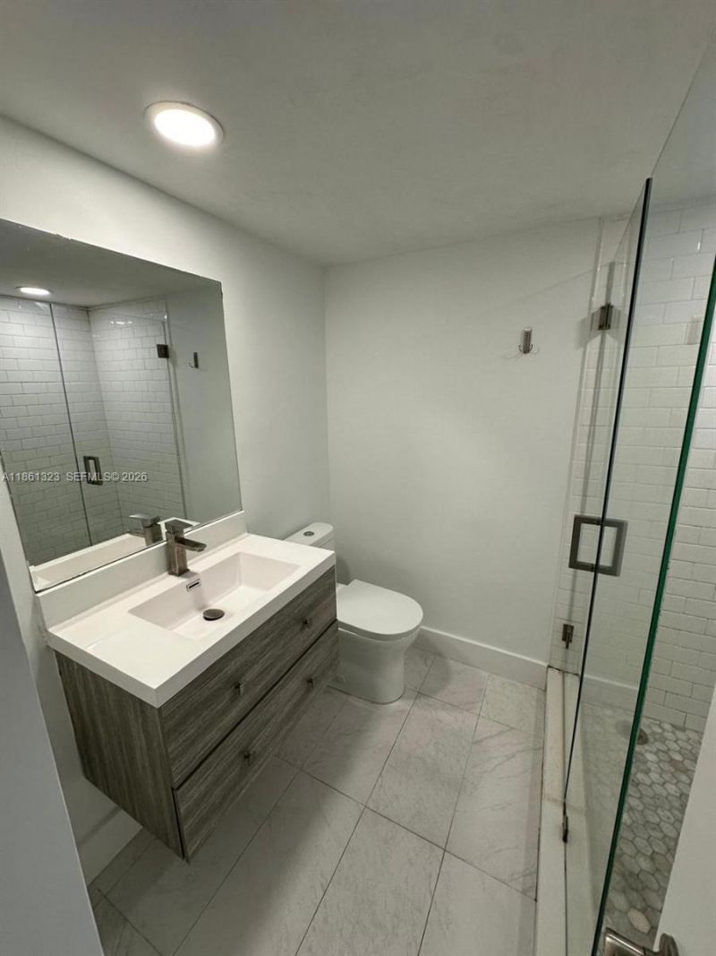 5600 Collins Ave, Unit 11W, Miami Beach, FL 33140 Photo