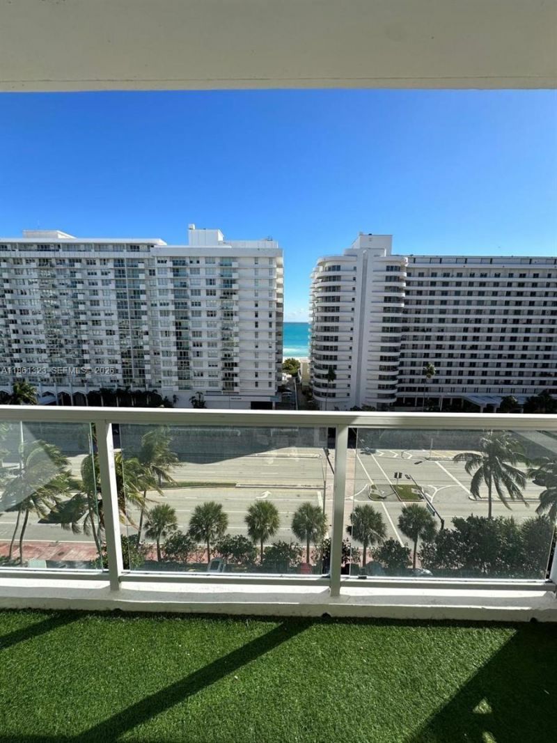 5600 Collins Ave, Unit 11W, Miami Beach, FL 33140 Photo