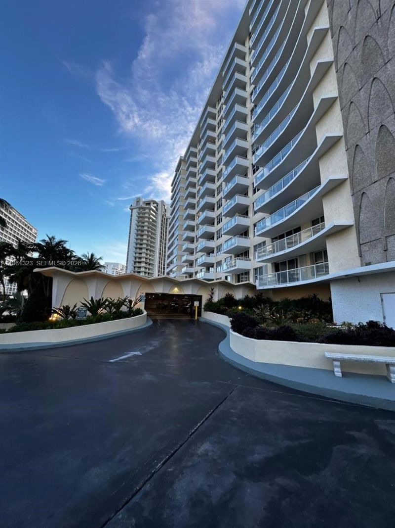 5600 Collins Ave, Unit 11W, Miami Beach, FL 33140 Photo