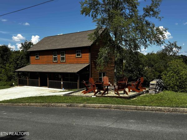 406 Oak Sky Way, Sevierville, TN 37876