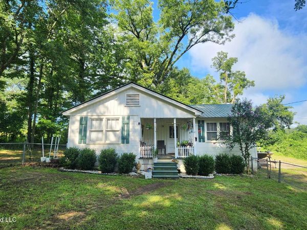 8 Lofton Lane, Natchez, MS 39120