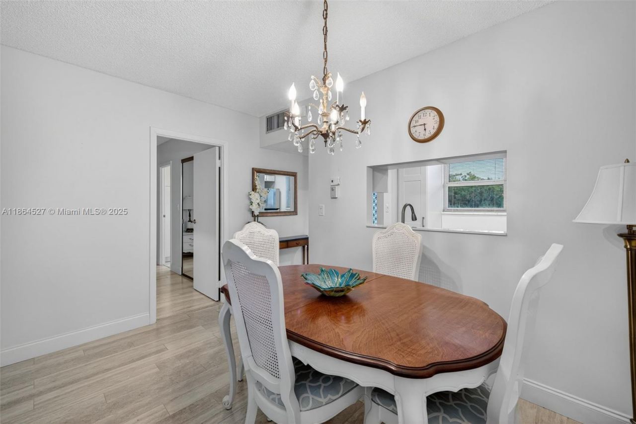 5001 NW 34th St, Unit 304, Lauderdale Lakes, FL 33319 Photo