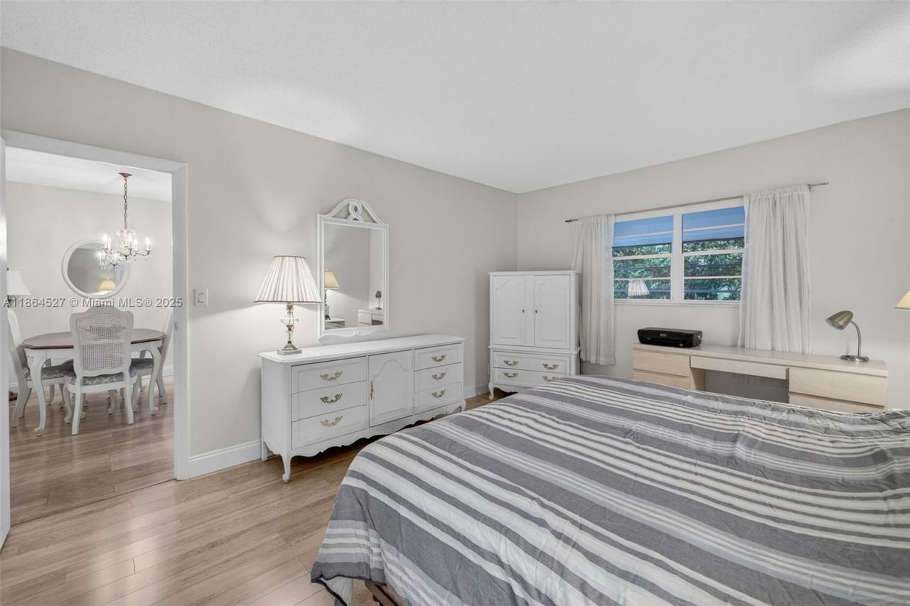 5001 NW 34th St, Unit 304, Lauderdale Lakes, FL 33319 Photo