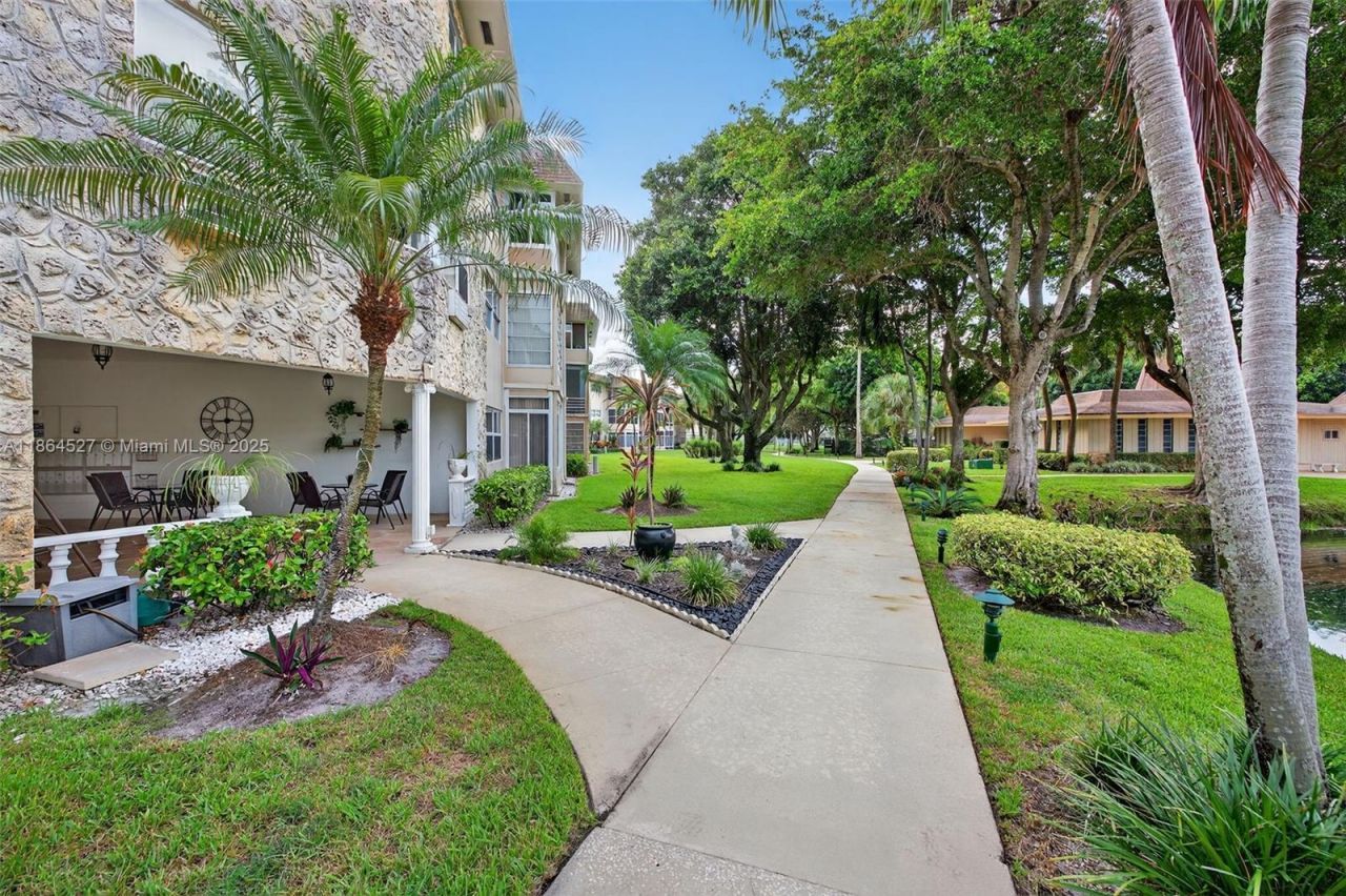 5001 NW 34th St, Unit 304, Lauderdale Lakes, FL 33319 Photo