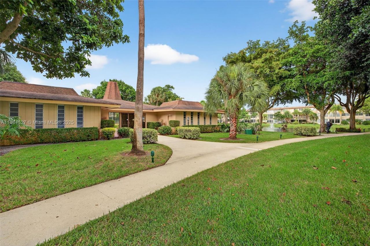 5001 NW 34th St, Unit 304, Lauderdale Lakes, FL 33319 Photo