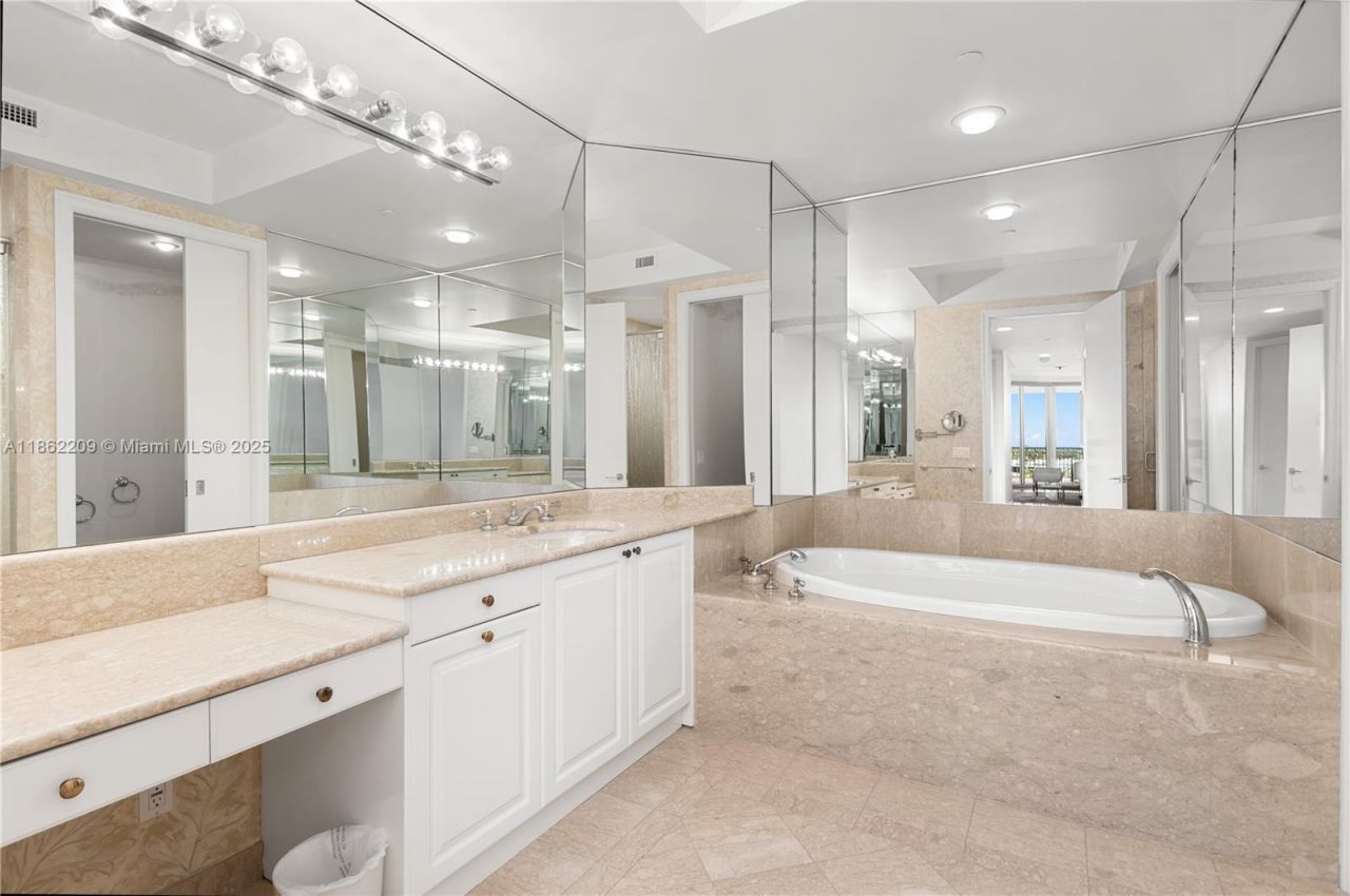 19925 NE 39th Pl, Unit 603, Aventura, FL 33180 Photo