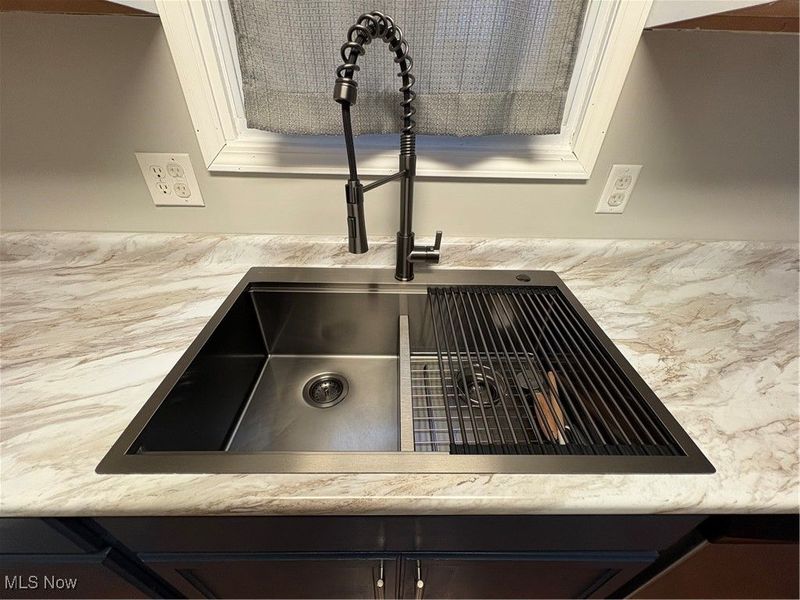 110 Habant Drive, Amherst, OH 44001 Photo 12