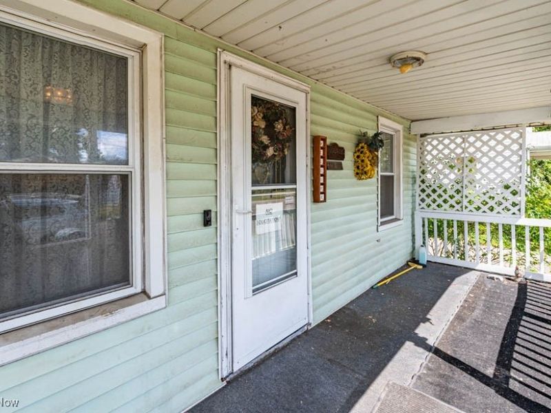 2211 17th Street NE, Canton, OH 44705 Photo 2