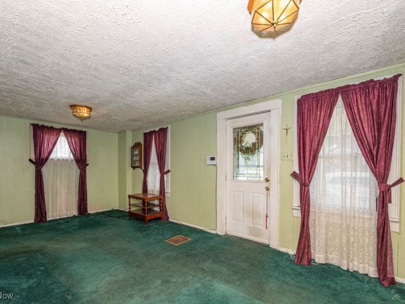 2211 17th Street NE, Canton, OH 44705 Photo 3