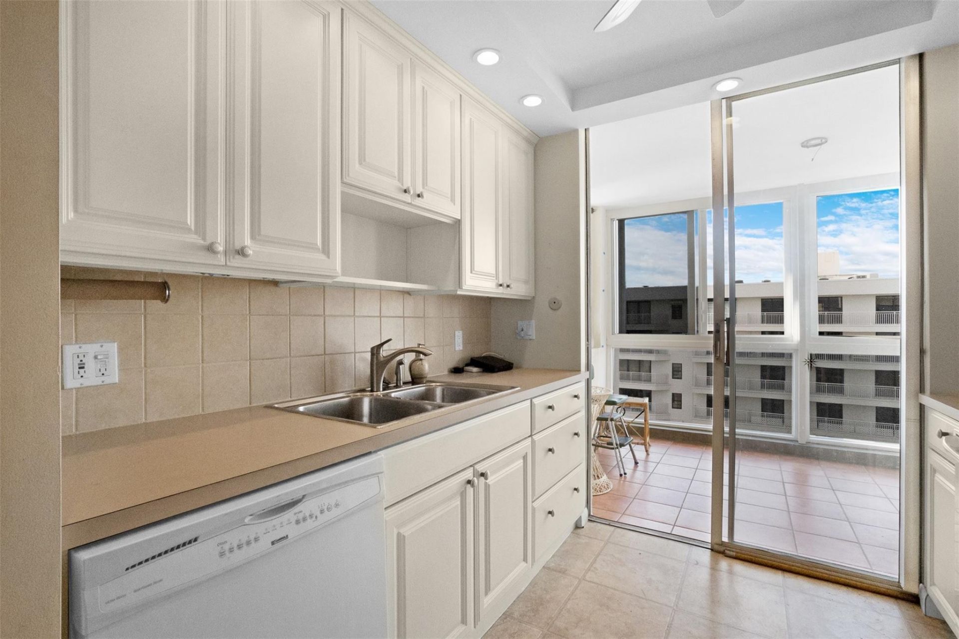 3100 NE 49th Street, Unit PH05, Fort Lauderdale, FL 33308 Photo