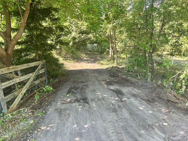 12 Talleur Road, Clinton Corners, NY 00000