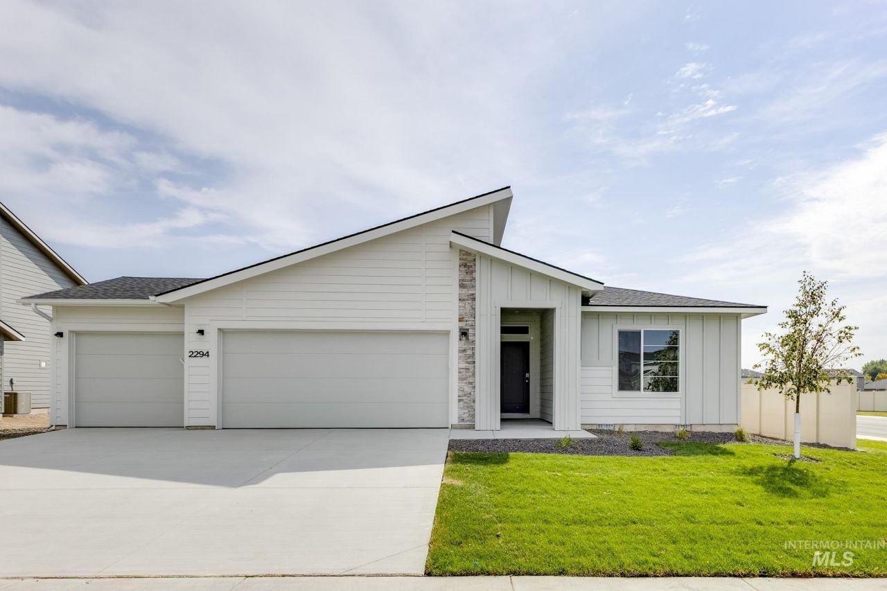 2294 N Honeysuckle Ave, Kuna, ID 83634 Main Photo
