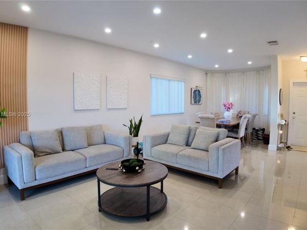 2558 NE 41st Ave, Homestead, FL 33033