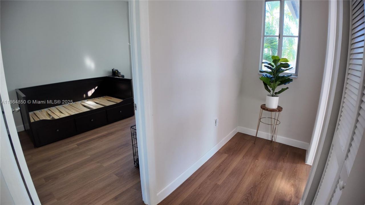 2558 NE 41st Ave, Homestead, FL 33033 Photo